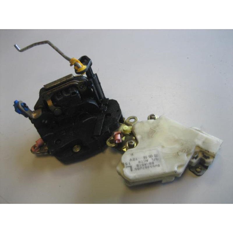 Serrure Avant Gauche Nissan Almera Tino Phase 1 (1)