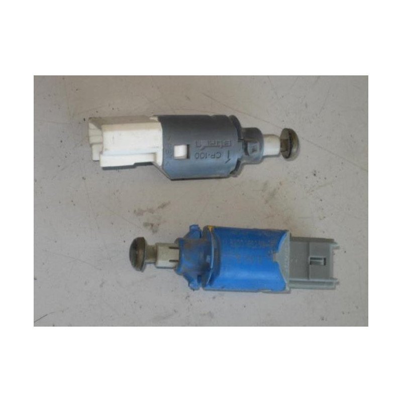 Contacteur Feu Stop Renault Master 3 Phase 1 (1)