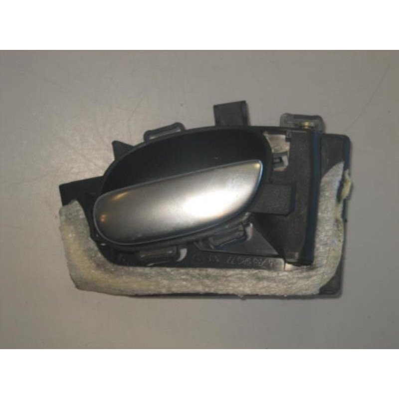 Poignee Interieur Avant Droit Peugeot 206 Phase 1 (1)