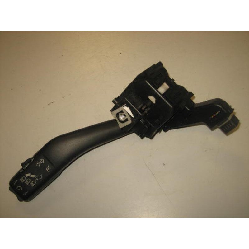 Commodo Phare Seat Leon 2 Phase 1 (1)