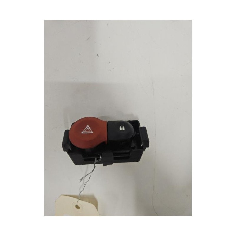 Bouton De Warning Renault Clio 3 Phase 1 (1)