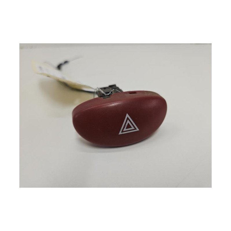 Bouton De Warning Peugeot 206 Phase 1 Break (1)