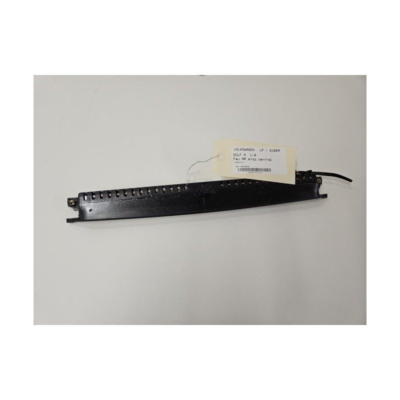 Feu Arriere Stop Central Volkswagen Golf 4 (1)