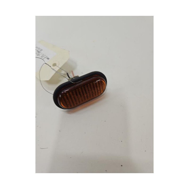 Repetiteur Clignotant Avant Droit  (feux) Opel Movano A Phase 1 (1)