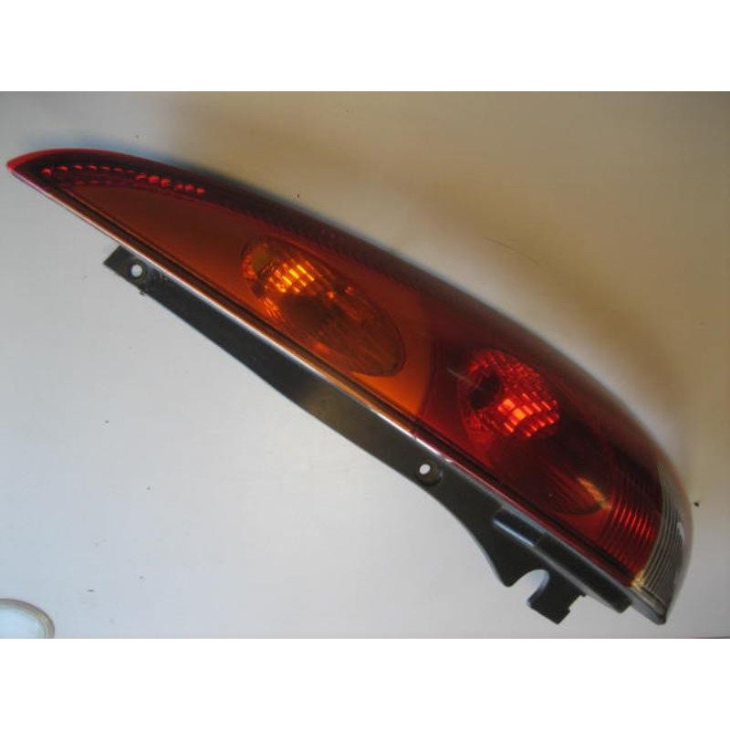 Feu Arriere Principal Droit (feux) Nissan Almera Tino Phase 1 (1)