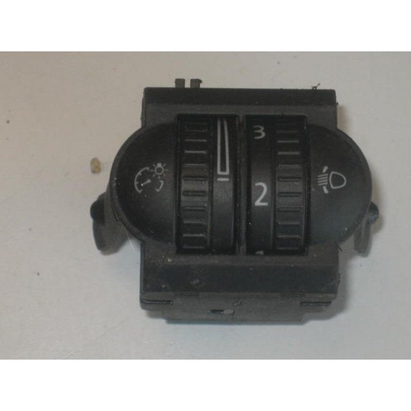 Bouton/interrupteur Volkswagen Golf 5 (1)