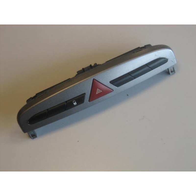 Bouton De Warning Peugeot 308 1 Phase 1 (1)