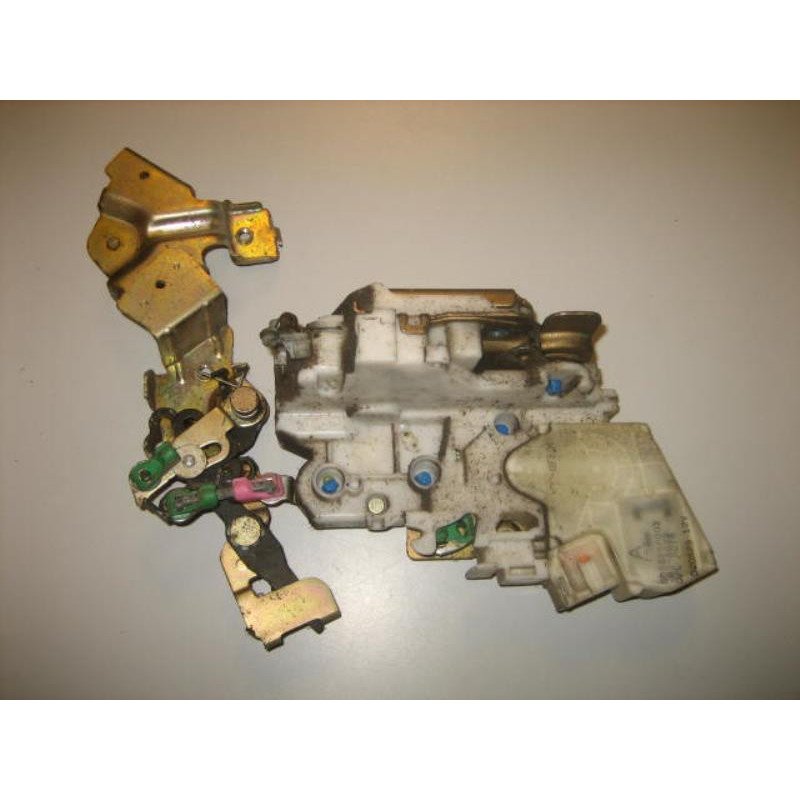 Serrure Arriere Gauche Nissan Pick-up 3 Phase 1 (1)