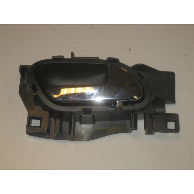 Poignee Interieur Avant Droit Peugeot 207 Phase 1 Break (1)