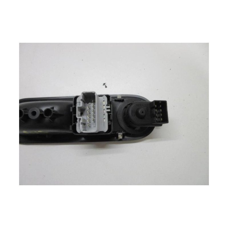 Interrupteur De Leve Vitre Avant Gauche Renault Clio 3 Phase 1 (1)