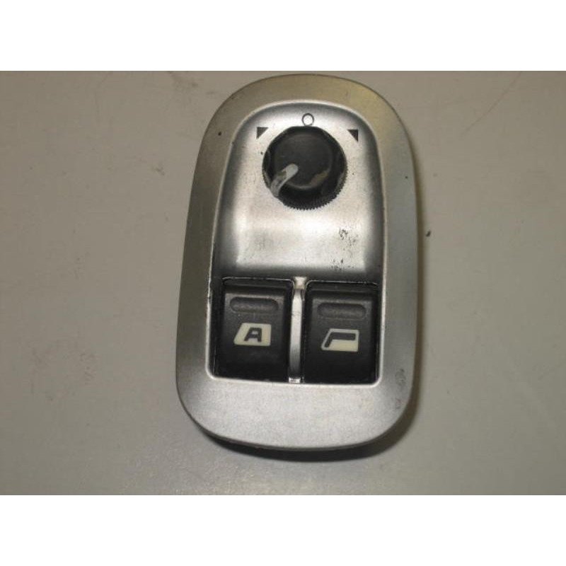 Interrupteur De Leve Vitre Avant Gauche Peugeot 206+ (1)