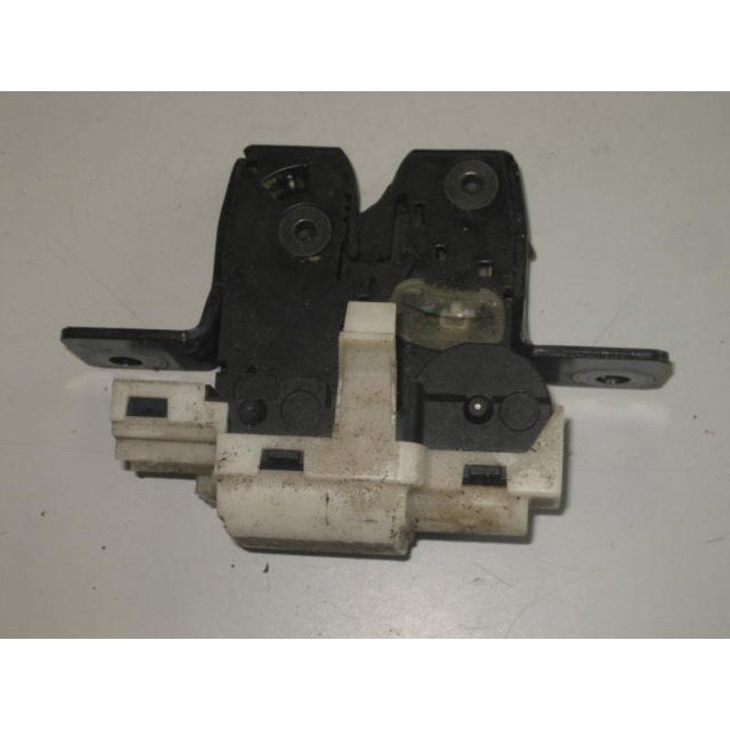 Serrure De Hayon Renault Clio 3 Phase 1 (1)