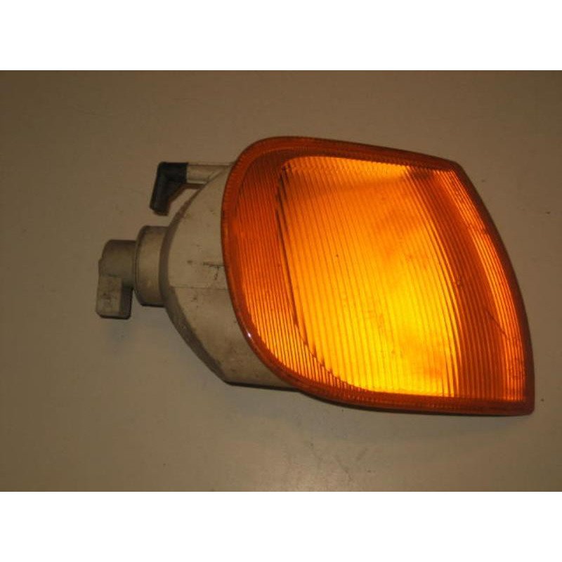 Optique Avant Secondaire Droit (feux)(clignotant) Volkswagen  (1)