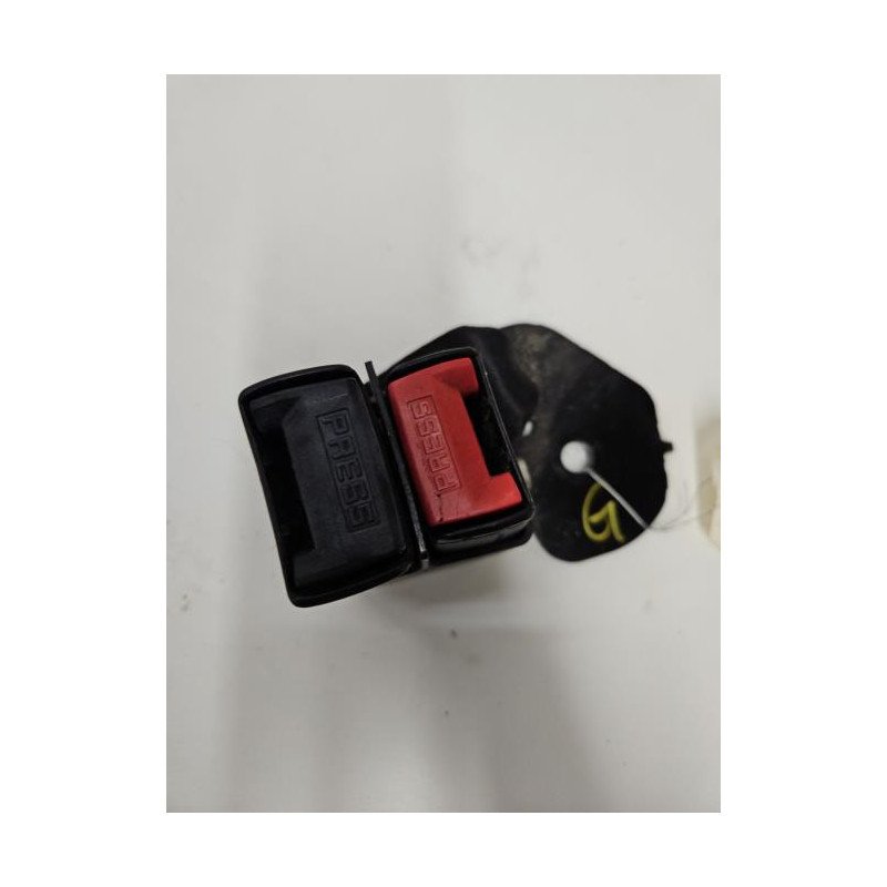 Attache Ceinture Arriere Gauche Renault Clio 2 Phase 1 (1)
