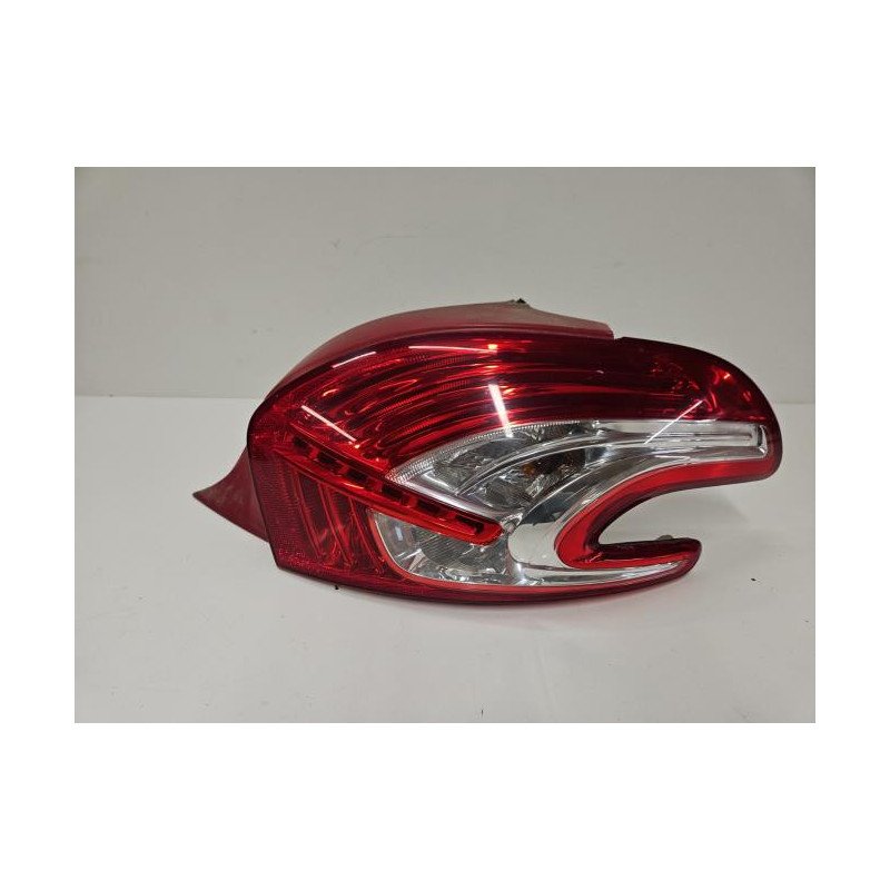 Feu Arriere Principal Droit (feux) Peugeot 208 1 Phase 1 (1)