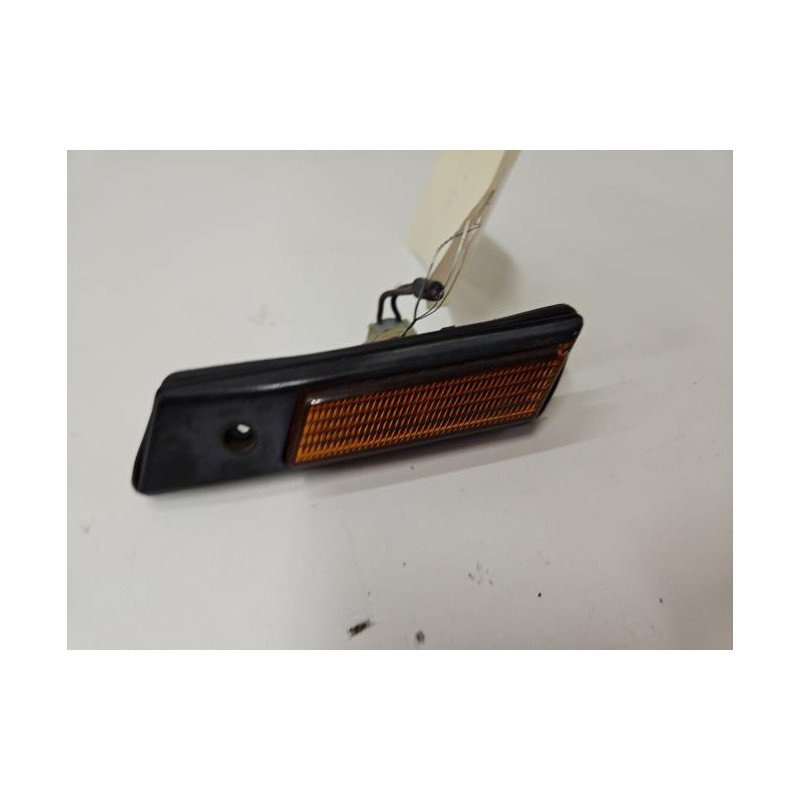 Repetiteur Clignotant Avant Droit  (feux) Bmw Serie 7 E32 (1)