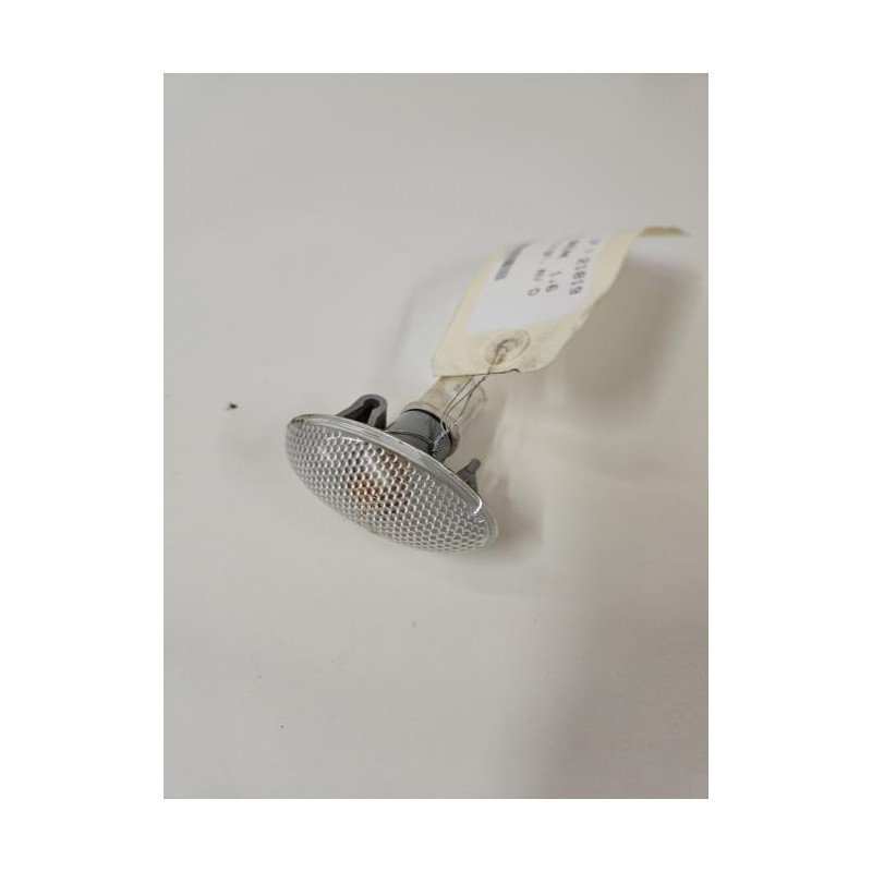 Repetiteur Clignotant Avant Droit  (feux) Peugeot 307 Phase 1 Break (1)