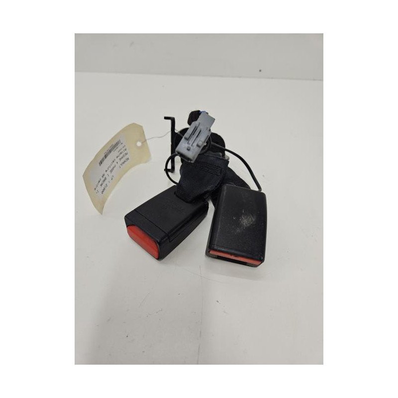 Attache Ceinture Arriere Centrale Renault Megane 4 Phase 1 Break (1)