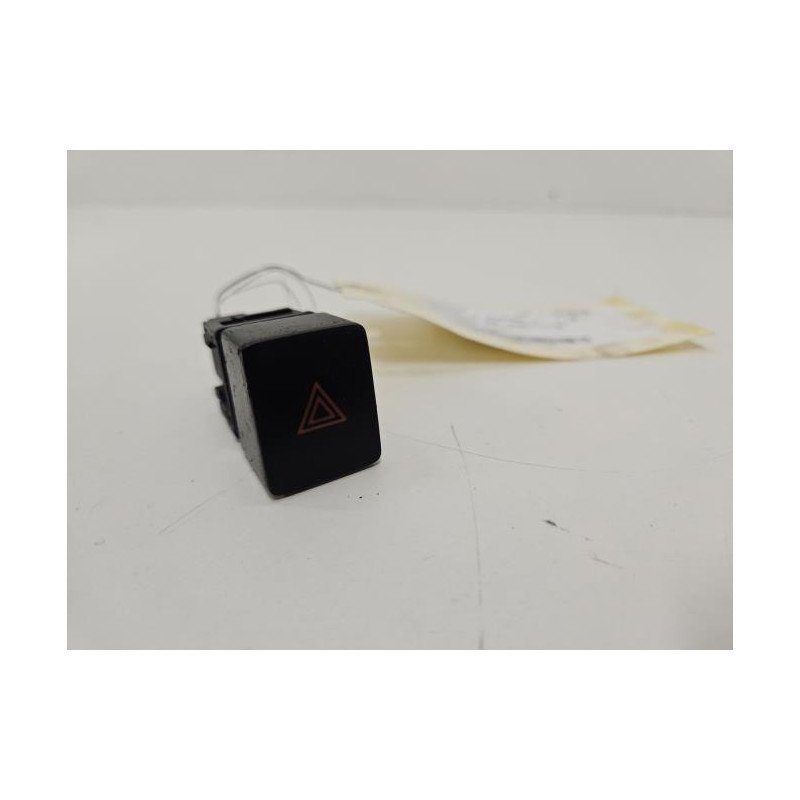Bouton De Warning Nissan Micra 4 Phase 1 (1)