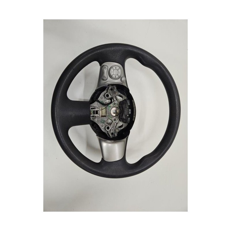 Volant Nissan Micra 4 Phase 1 (1)