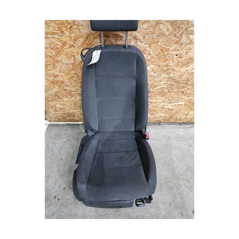 Siege Avant Droit Volkswagen Golf 5 (1)