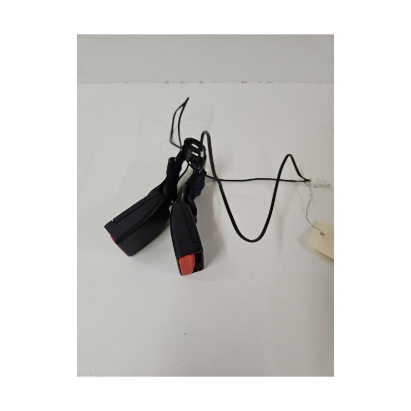 Attache Ceinture Arriere Droit Citroen C3 3 Phase 1 (1)