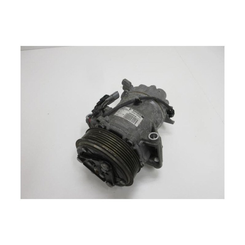 Compresseur Clim Renault Clio 5 (1)