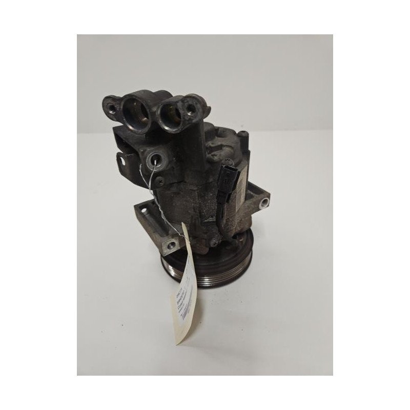 Compresseur Clim Dacia Sandero 1 (1)