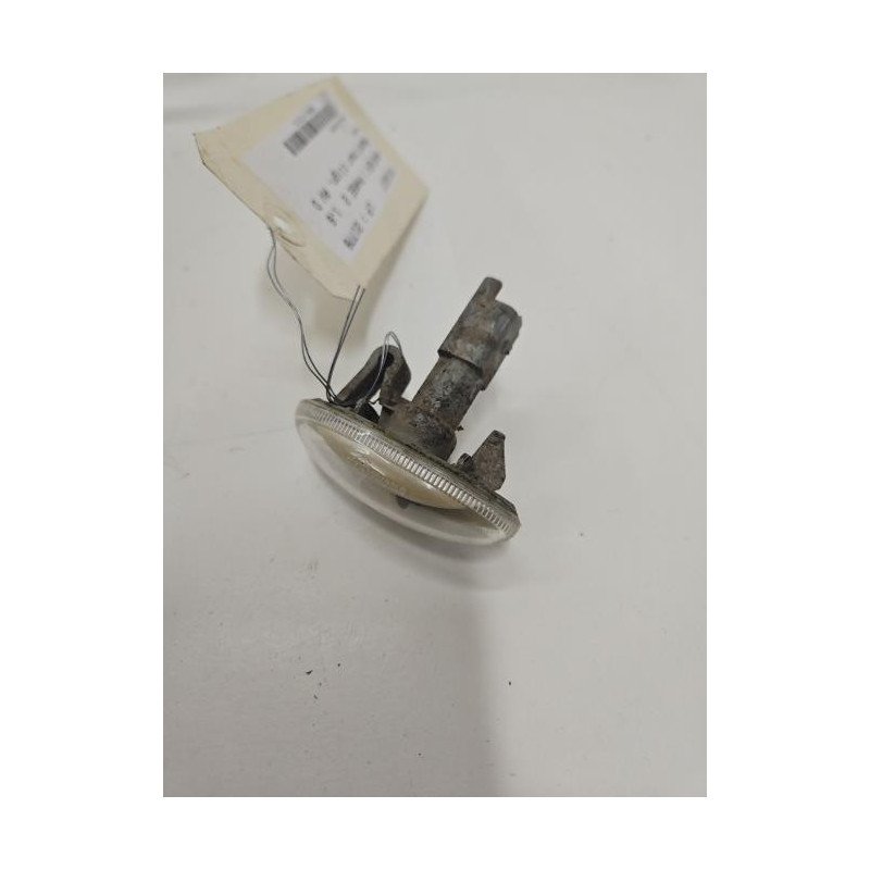 Repetiteur Clignotant Avant Droit  (feux) Peugeot Partner 1 Phase 2 (1)