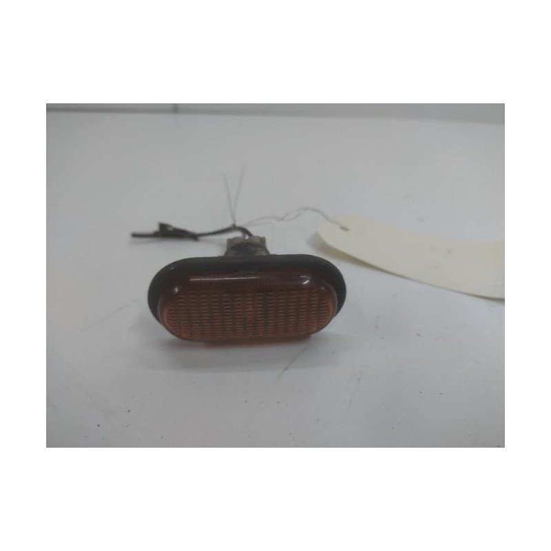 Repetiteur Clignotant Avant Gauche (feux) Renault Kangoo 1 Phase 1 (1)