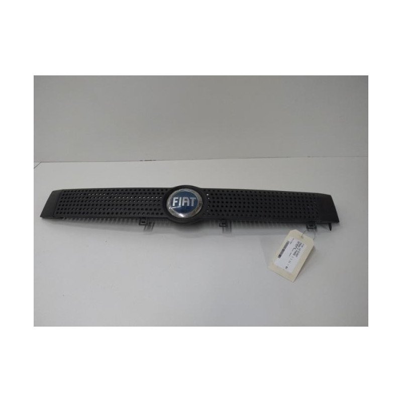 Calandre Fiat Panda 2 Phase 1 (1)