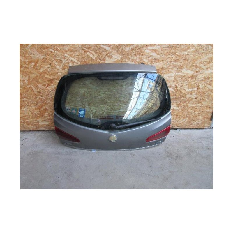 Malle/hayon Arriere Alfa Romeo 147 Phase 2 (1)