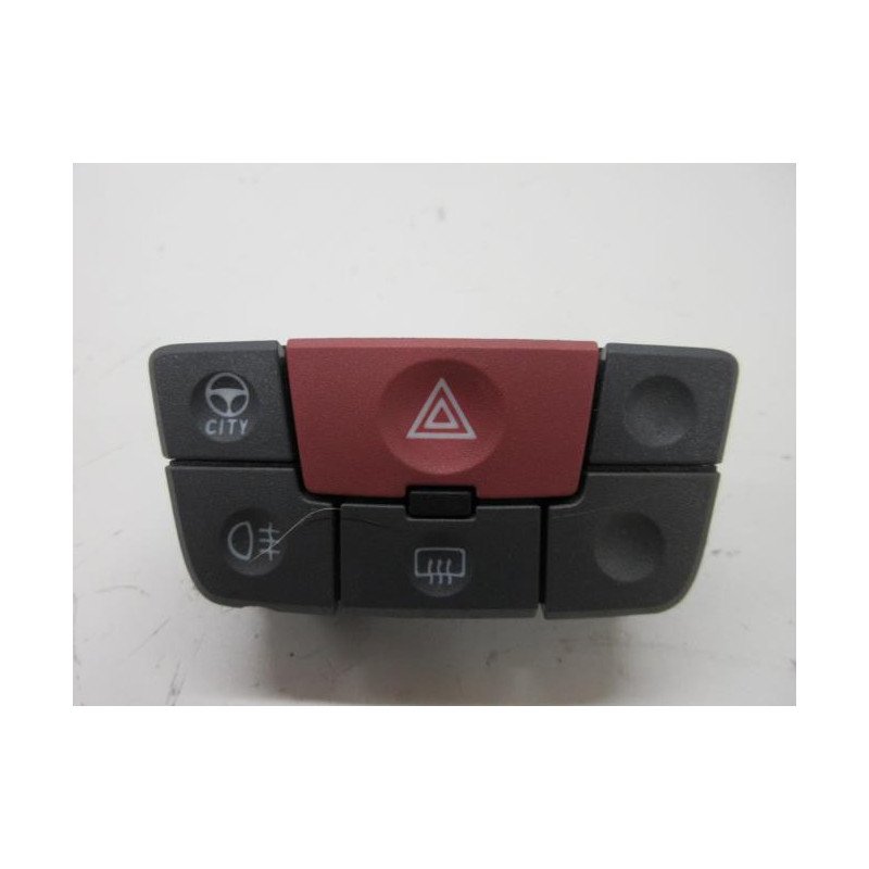 Bouton De Warning Fiat Panda 2 Phase 1 (1)