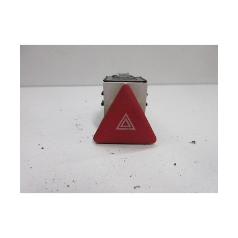 Bouton De Warning Volkswagen Scirocco 3 Phase 1 Coupe (1)