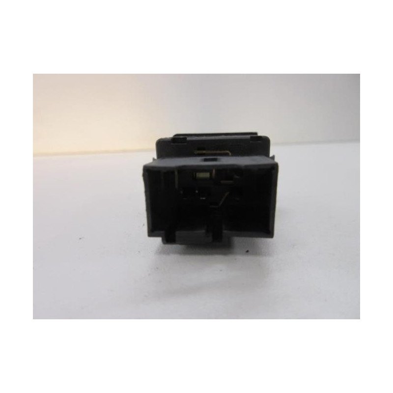 Bouton De Warning Volkswagen Polo 4 Phase 1 (1)