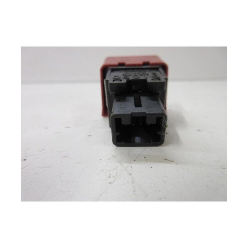 Bouton De Warning Nissan Micra 3 Phase 2 (1)