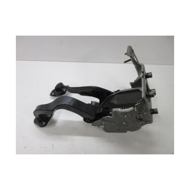 Pedalier Peugeot 208 1 Phase 1 (1)