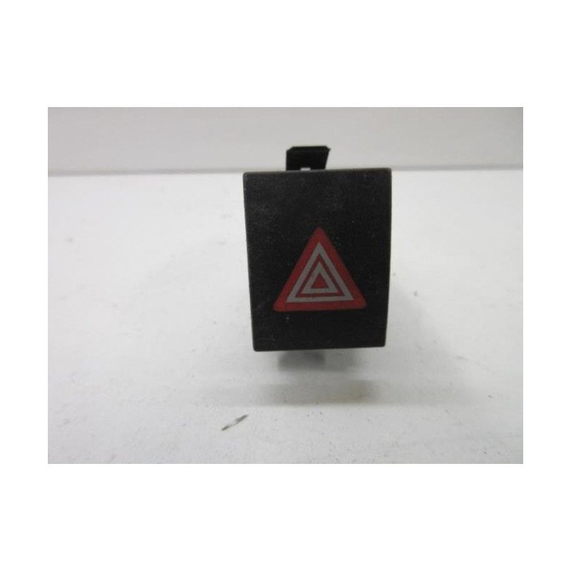 Bouton De Warning Volkswagen Polo 4 Phase 1 (1)