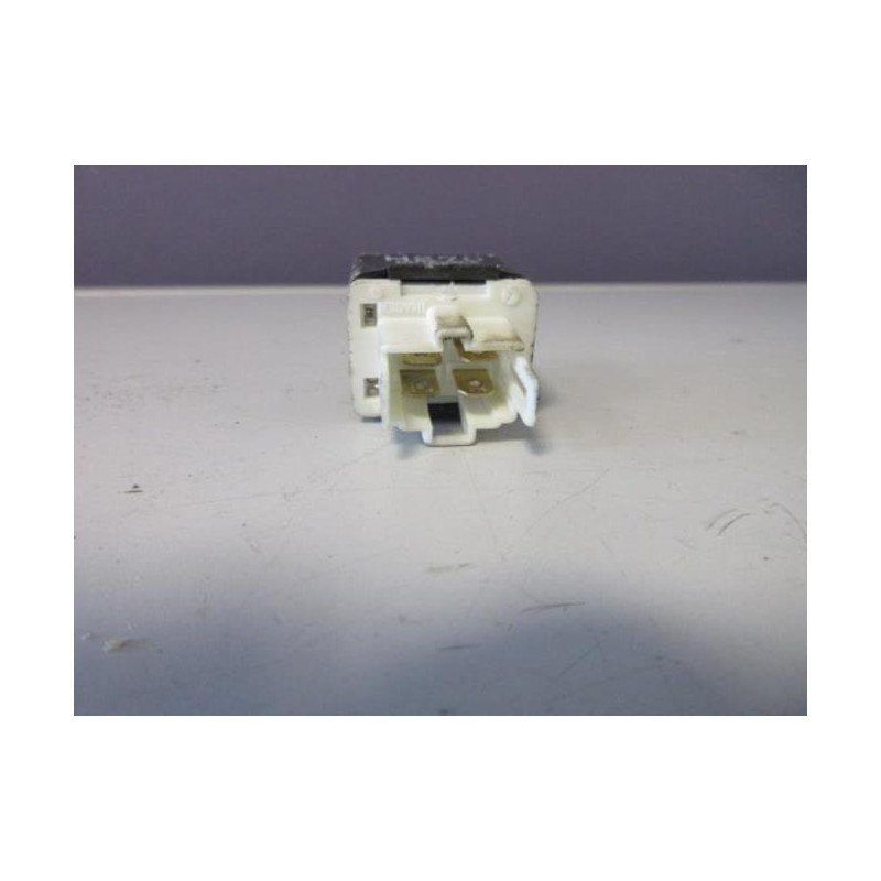 Relais Electrique Mazda 323 4 Phase 1 (1)