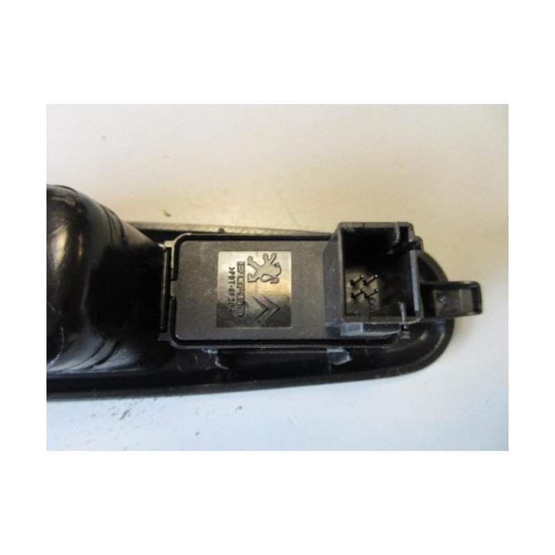 Interrupteur De Leve Vitre Arriere Droit Peugeot 3008 1 Phase 1 (1)