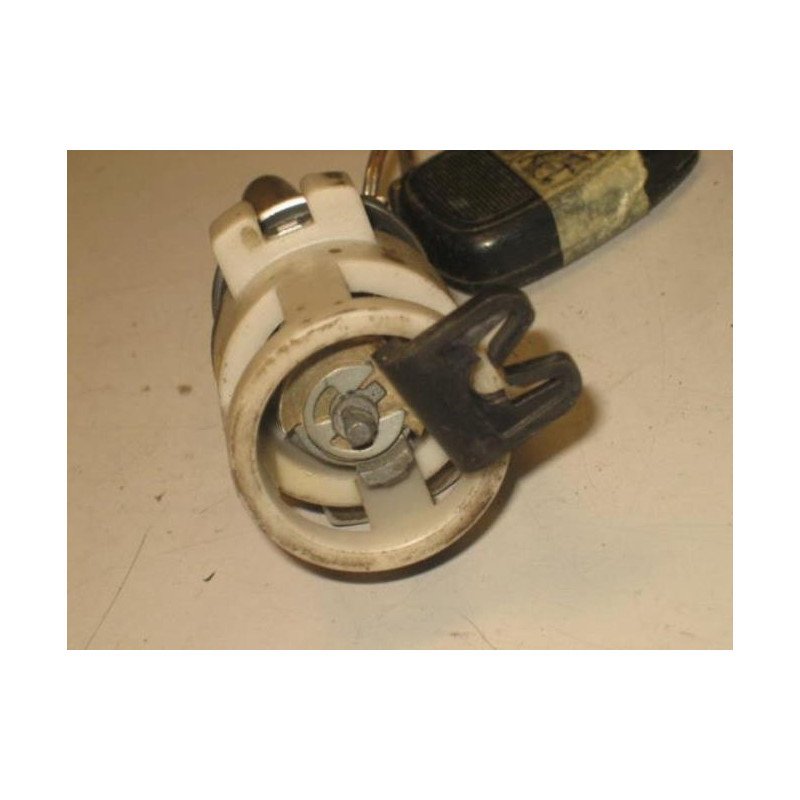 Barillet Hayon Arriere Chrysler Grand Voyager 4 Phase 2 (1)