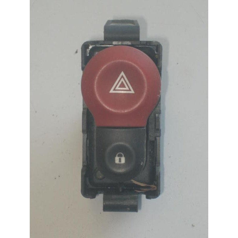 Bouton De Warning Renault Kangoo 2 Phase 1 (1)