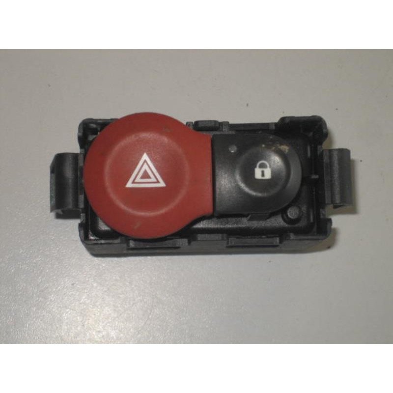 Bouton De Warning Renault Clio 3 Phase 1 (1)