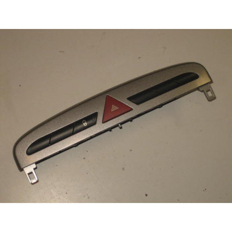 Bouton De Warning Peugeot 308 1 Phase 1 (1)