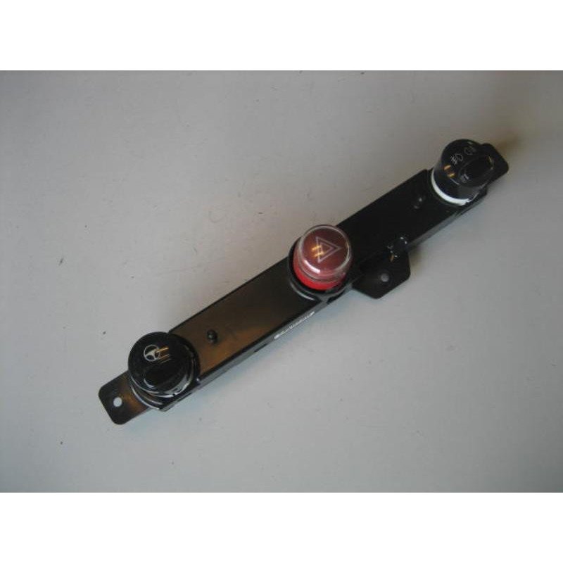 Bouton De Warning Fiat 500 2 Phase 1 (1)