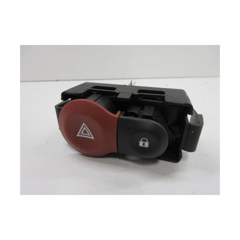 Bouton De Warning Renault Clio 3 Phase 1 (1)