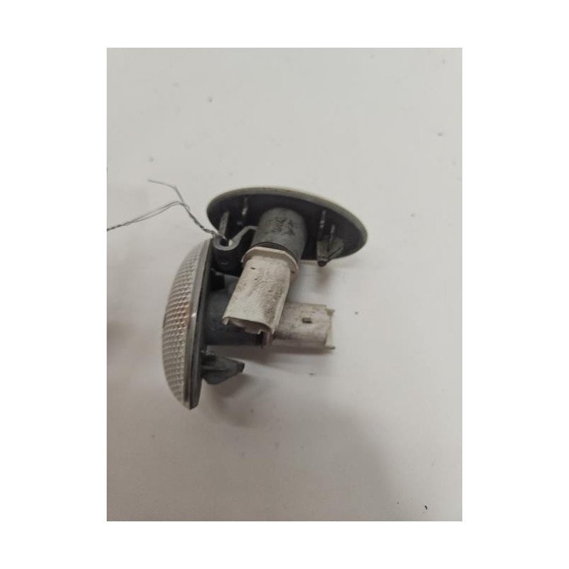Repetiteur Clignotant Avant Droit  (feux) Citroen Xsara Picasso Phase 1 (1)