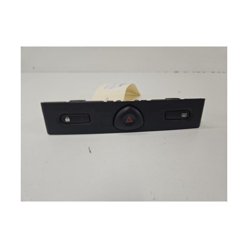 Bouton De Warning Renault Clio 2 Campus Phase 1 (1)