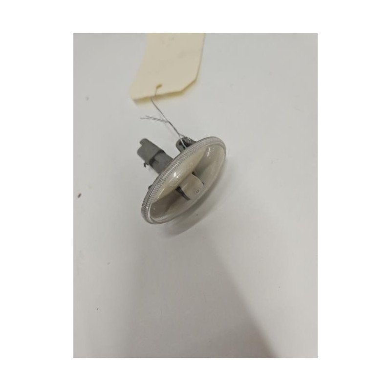 Repetiteur Clignotant Avant Gauche (feux) Citroen Berlingo 2 Phase 1 (1)