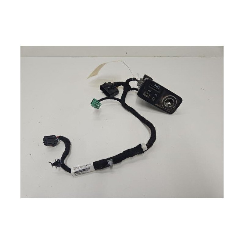 Prise Port Usb Jeep Cherokee 4 (1)